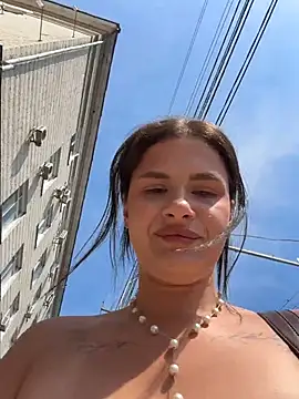 XXX chat uživo modela MiraReach