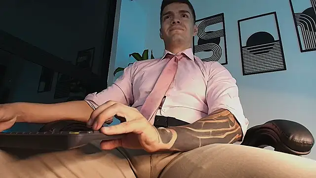 ALPHA_DOMINUS_: вебкам-шоу