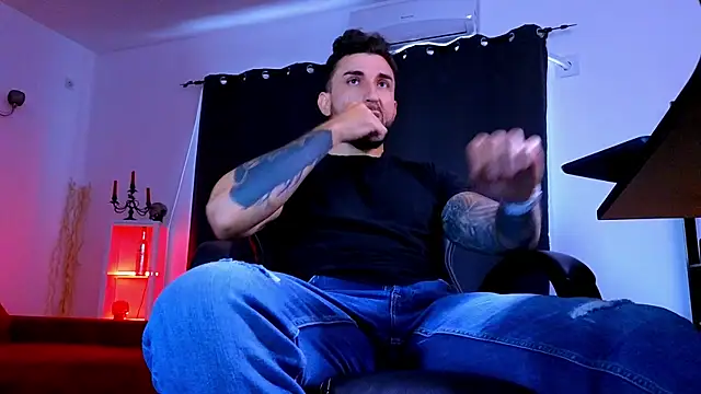 MightyAaron66 Chat XXX live