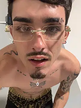 Czat XXX na żywo – NikoStone_