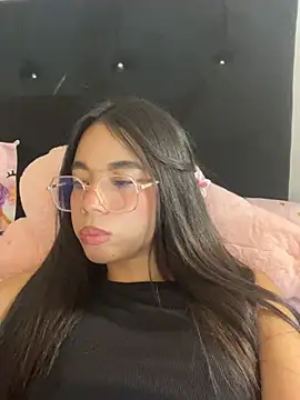 Czat XXX na żywo – Milleradhara24