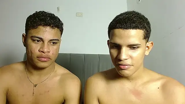 Chat XXX en directo de Jose_And_Daniel