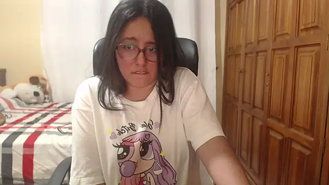 Venus_cat_ Adlı Modelin Canlı XXX Sohbeti