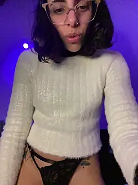 Poison_Ivy_29's Live XXX Chat