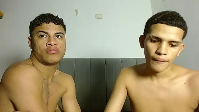 Jose_And_DanielのライブXXXチャット
