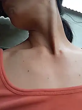 Lily-ly 现场XXX聊天