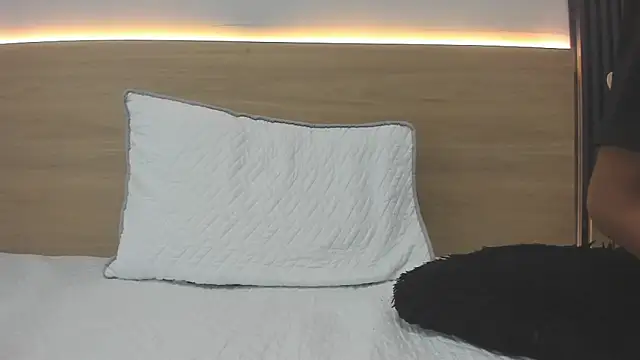 Travis_black_ লাইভ XXX চ্যাট