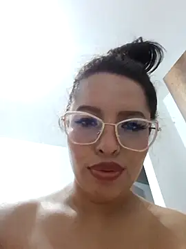 Czat XXX na żywo – MadelaineJones