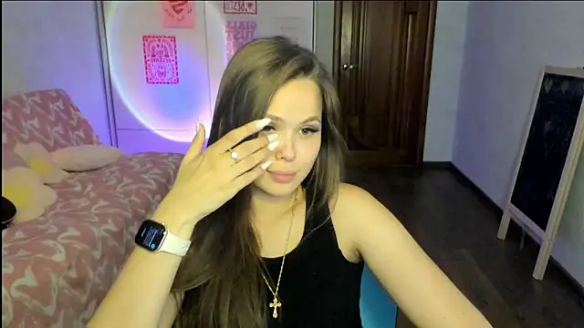 Chat +18 de Kira_love_81 ao vivo