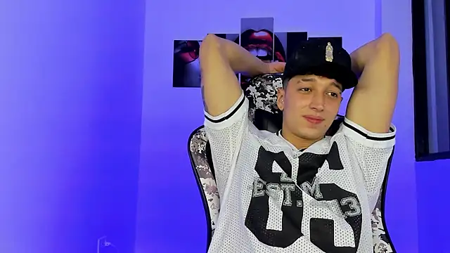 Sembang XXX Secara Langsung eithan_boy_