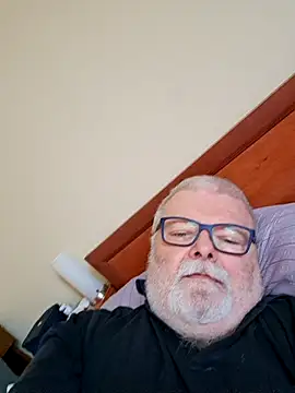 XXX chat uživo modela petvarad
