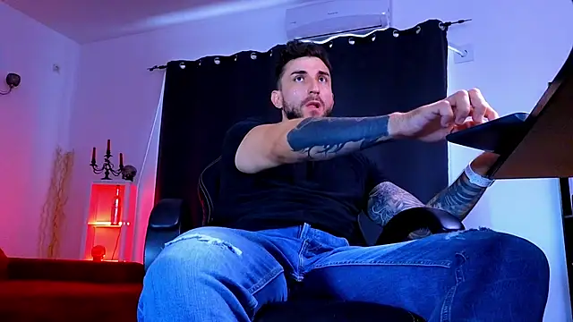Онлайн чат XXX MightyAaron66