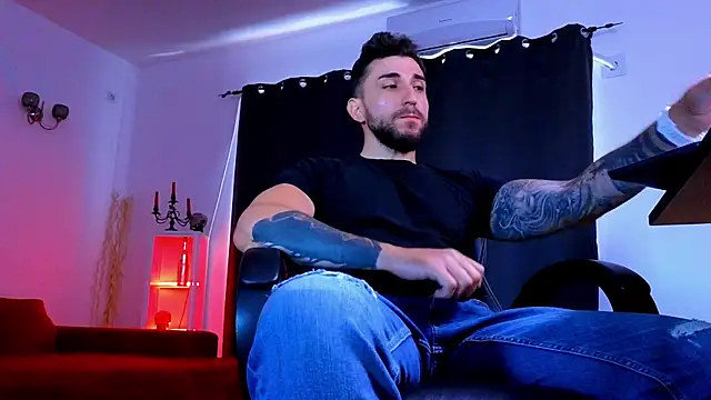 MightyAaron66 live XXX chat