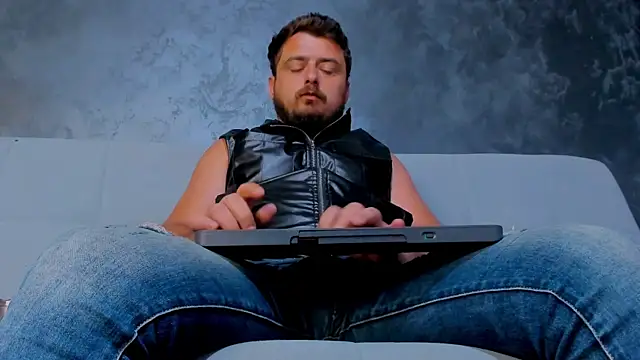 CLOUDYMARK Live XXX-chat