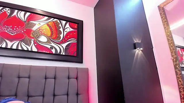 CloeMature Adlı Modelin Canlı XXX Sohbeti