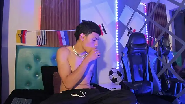 Mike_red Show in webcam