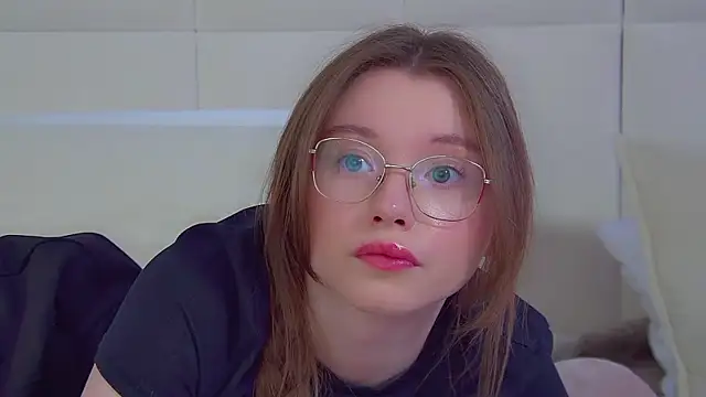 KeiraAsti's Live XXX Chat
