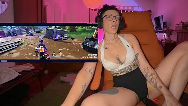 GennaJames' Live XXX Chat
