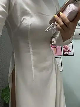Nana-19's Live XXX Chat