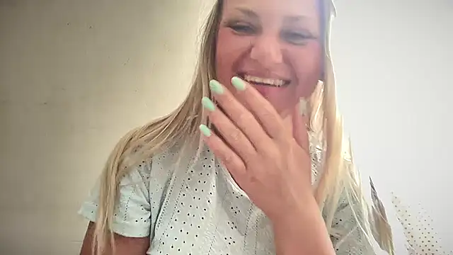 Chatroom XXX en direct de MonicaSweettty