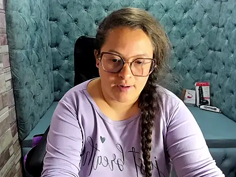 Czat XXX na żywo – SaraThonson_