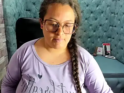 Živý XXX chat SaraThonson_
