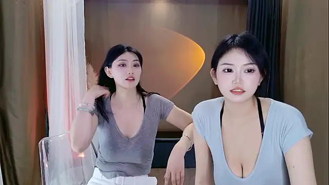 Banana-Milk69's Live XXX Chat
