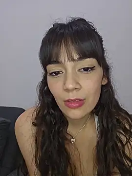 LeoyNicky98 Adlı Modelin Canlı XXX Sohbeti