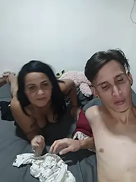 Milfvalesk লাইভ XXX চ্যাট