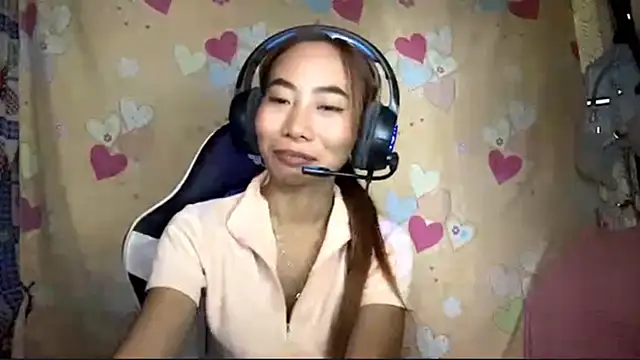 PiaSwida Chat XXX live