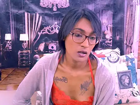 Chat XXX en directo de IndianRebel4u2Luv
