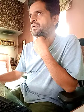 genuine_banana Adlı Modelin Canlı XXX Sohbeti