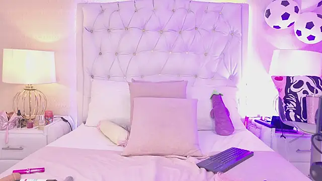 MeganRoseh Adlı Modelin Canlı XXX Sohbeti