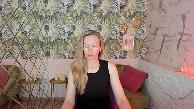 NancyGrace Adlı Modelin Canlı XXX Sohbeti