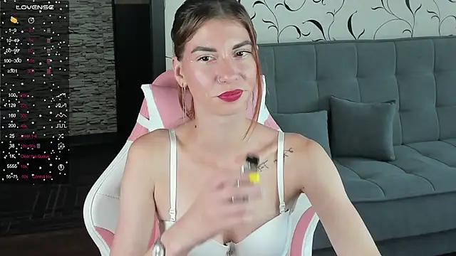Nelly-Hot Chat XXX in diretta
