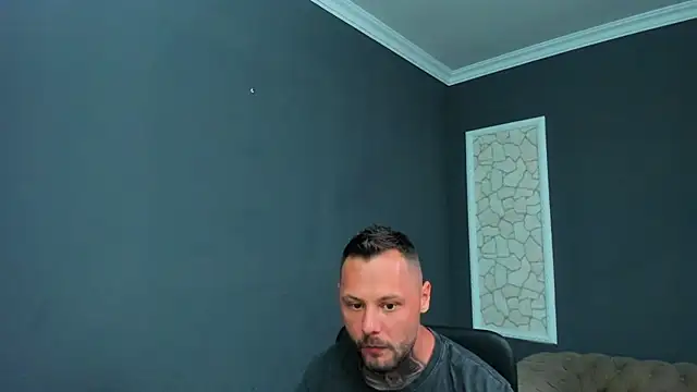XXX chat uživo modela BrianHunts