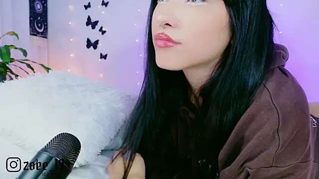 Chat +18 de cuteezoe ao vivo