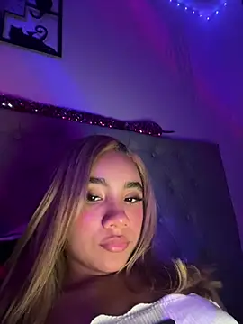 PollyPeff Adlı Modelin Canlı XXX Sohbeti