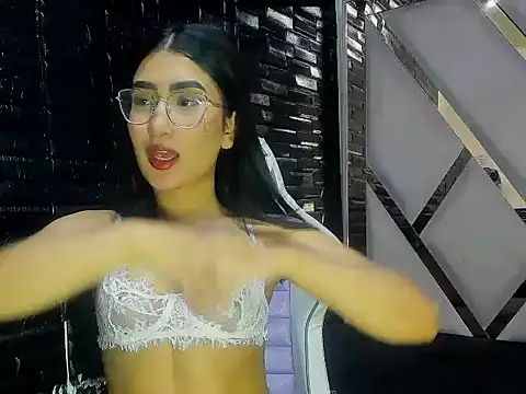 Chat +18 de HannaLiss18 ao vivo