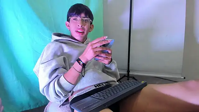 Chat +18 de Tommy_Fox ao vivo