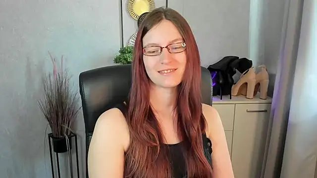 צ'אט XXX בשידור חי של emmaxDelight