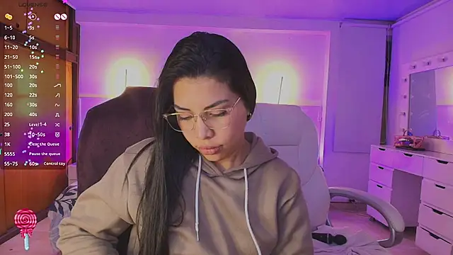 kloe28 Live XXX Chat