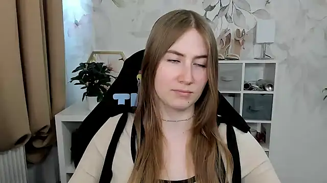 XXX chat uživo modela candy_Megan