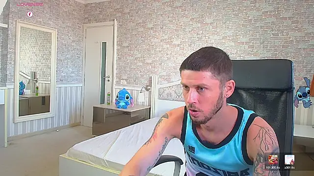 צ'אט XXX בשידור חי של JonahShaw