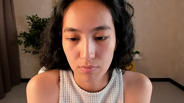 FlirtyAura's Live XXX Chat