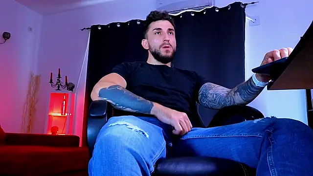 MightyAaron66 Live XXX-chat