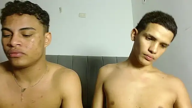 Chatroom XXX en direct de Jose_And_Daniel