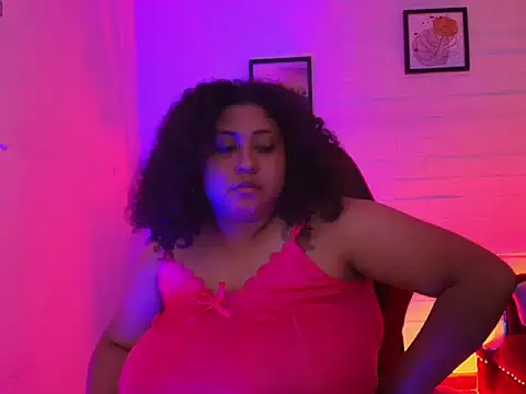 Chat XXX en directo de Ayliinn_