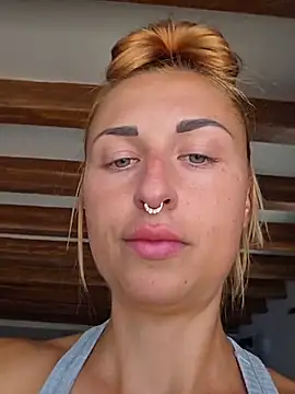 kylie_blck: απευθείας συνομιλία ΧΧΧ