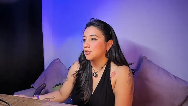 Chat +18 de _cinnamoon_ ao vivo